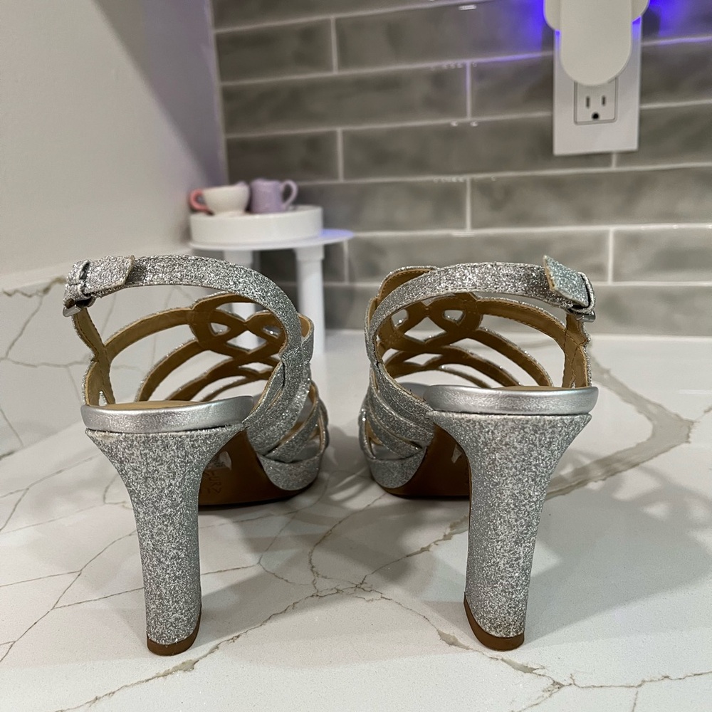 Naturalizer Baylor Strappy Sandals Women’s Size 7 Color Silver Glitter Faux - Picture 6 of 9